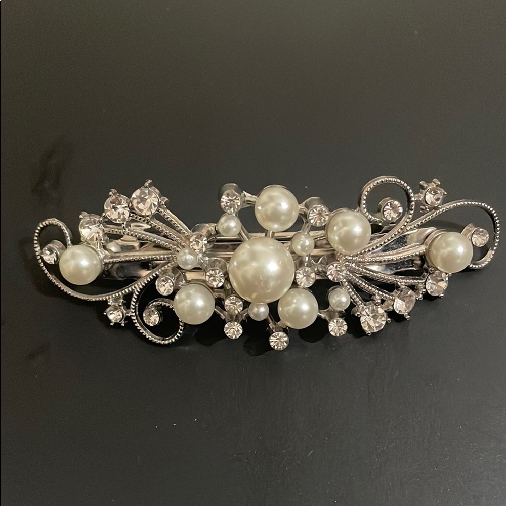Elegant Silver and Pearl Hair Clip